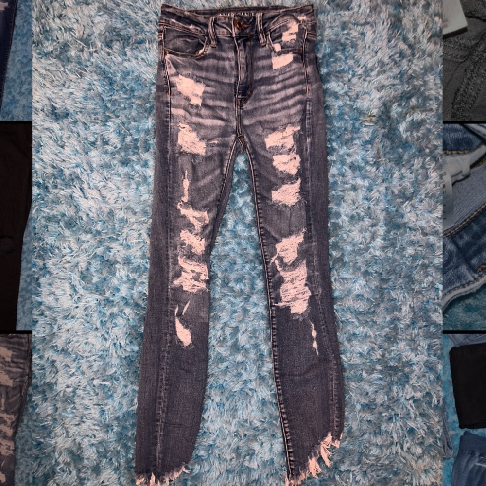 Medium Wash Distressed American Eagle Skinny Jeans